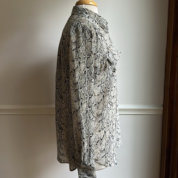 Equipment Women's Classic Sandwashed Silk Slim Signature Python Snakeskin Large - Picture 5 of 8